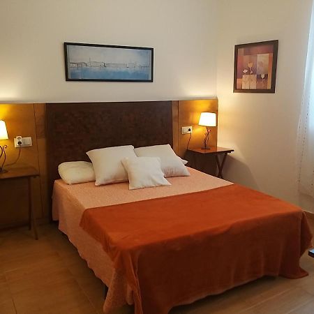 פרול Apartamento Con Pequeno Jardin En El Centro מראה חיצוני תמונה