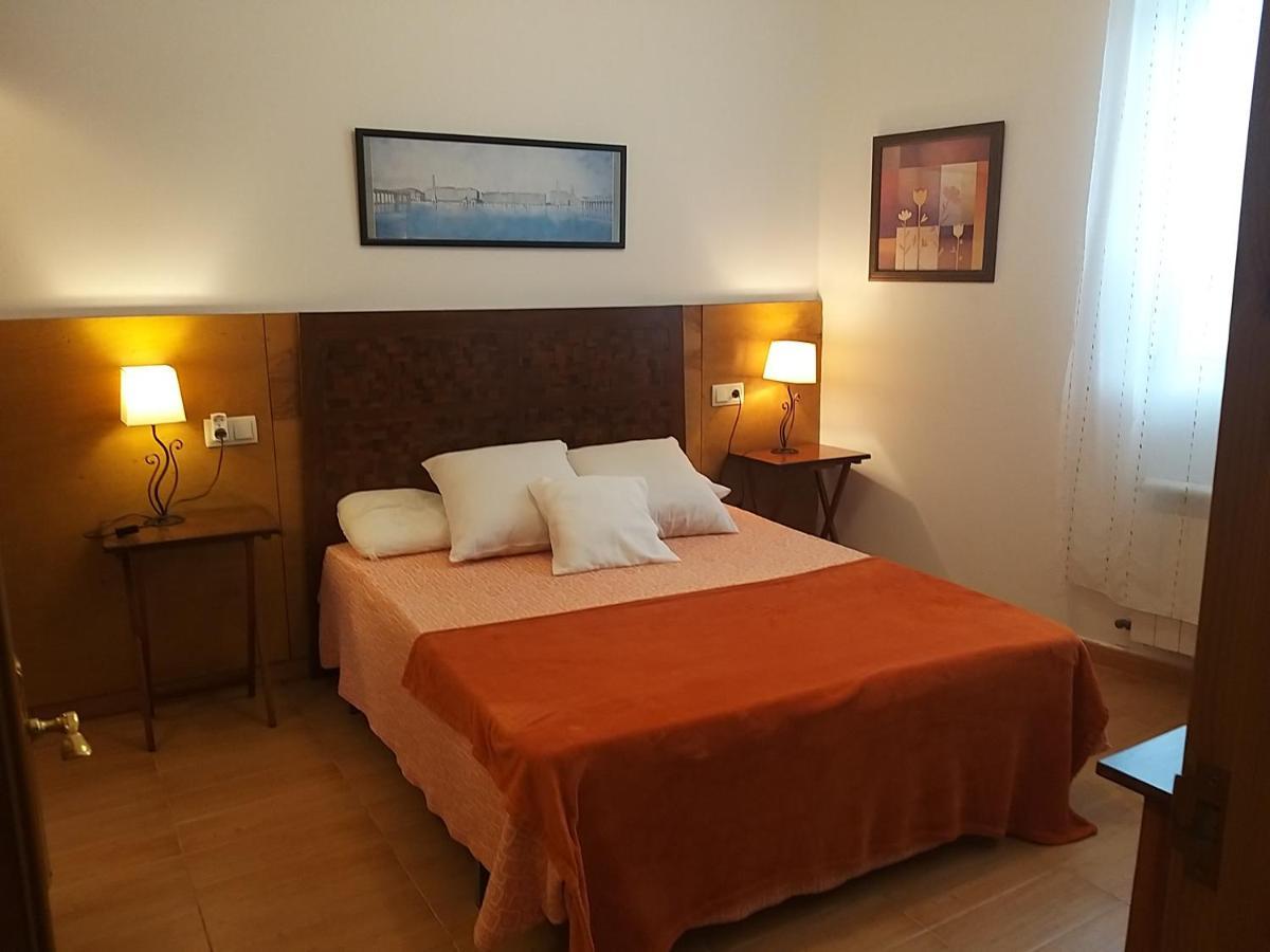פרול Apartamento Con Pequeno Jardin En El Centro מראה חיצוני תמונה