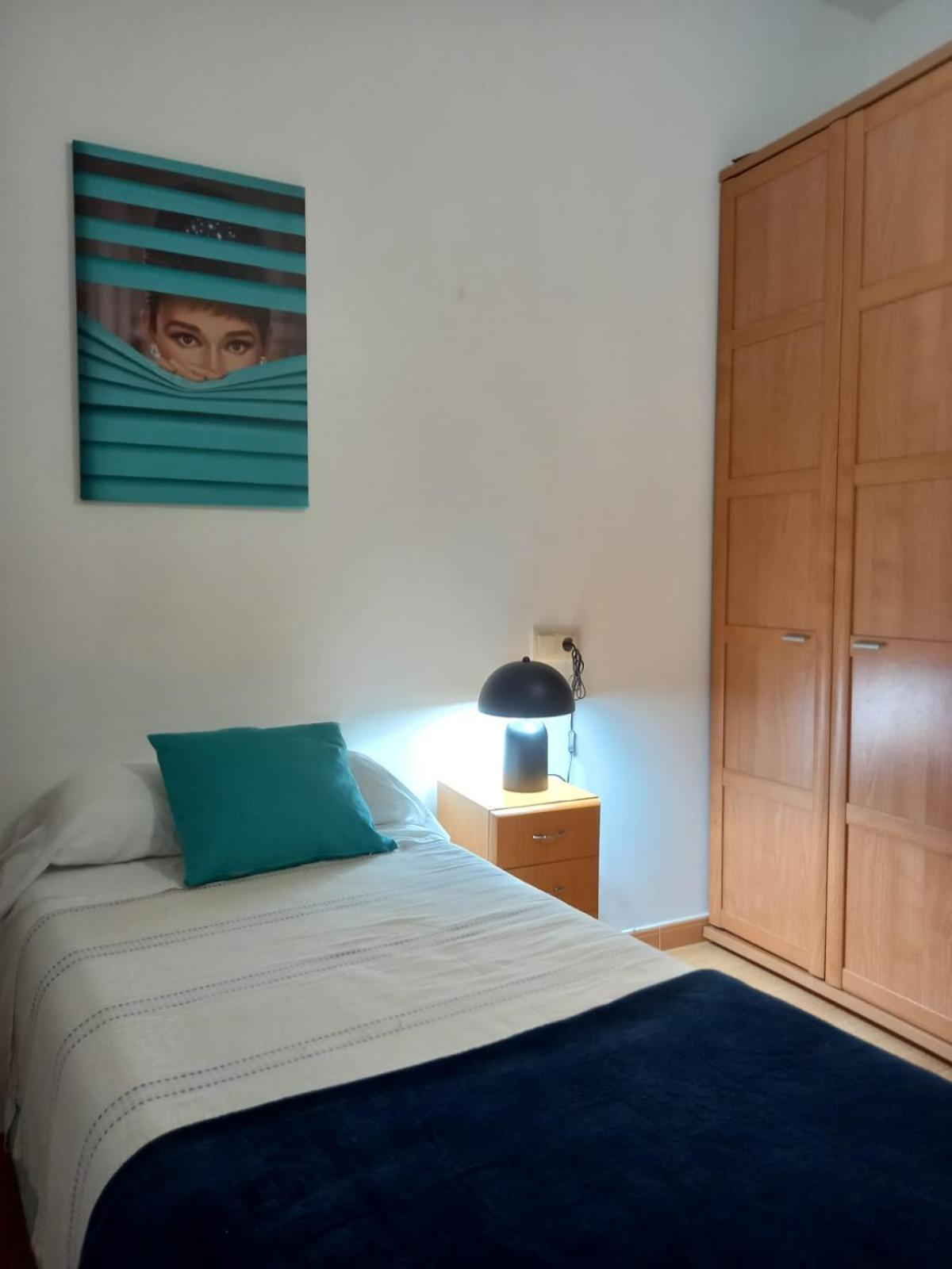 פרול Apartamento Con Pequeno Jardin En El Centro חדר תמונה