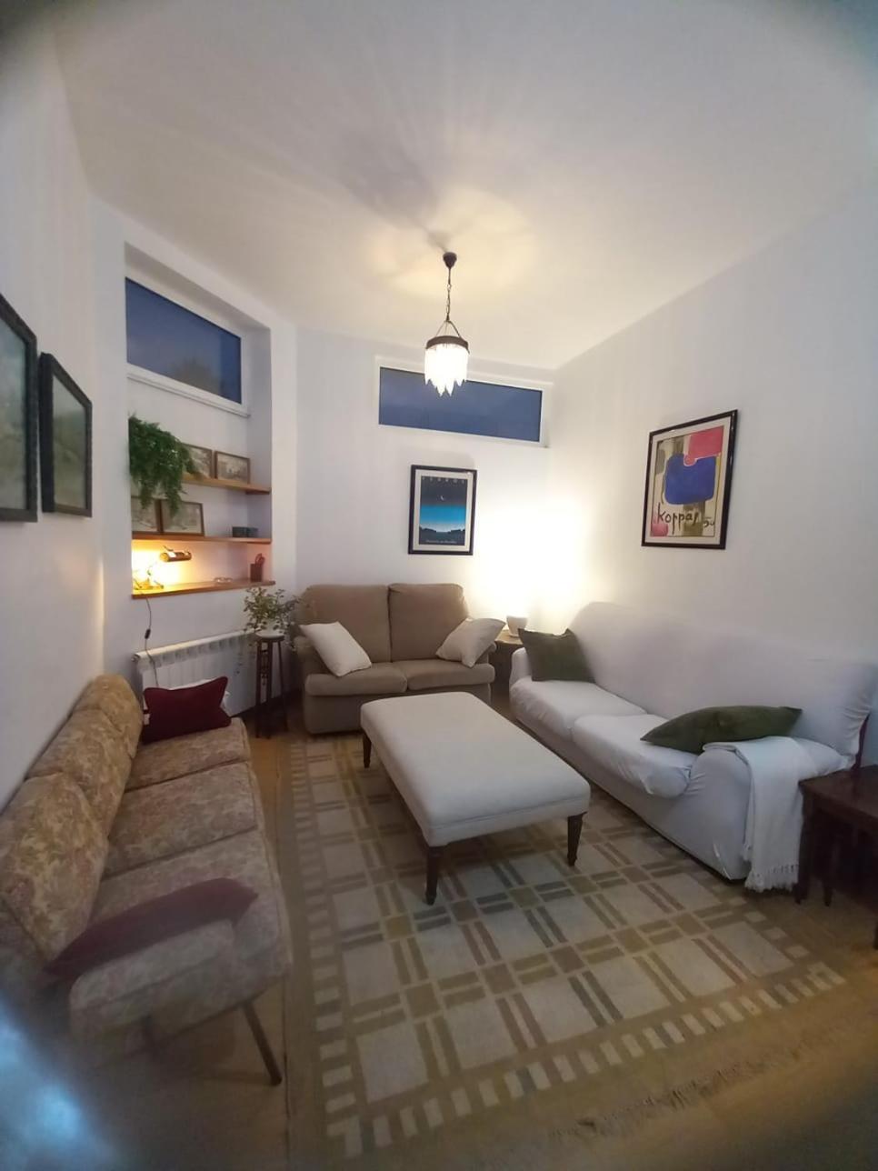 פרול Apartamento Con Pequeno Jardin En El Centro מראה חיצוני תמונה